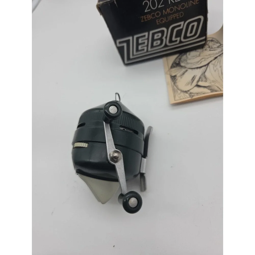 FISHING REEL ZEBCO 202 CLOSED REEL MADE IN AMERICA TESTED WORKING With BOX
